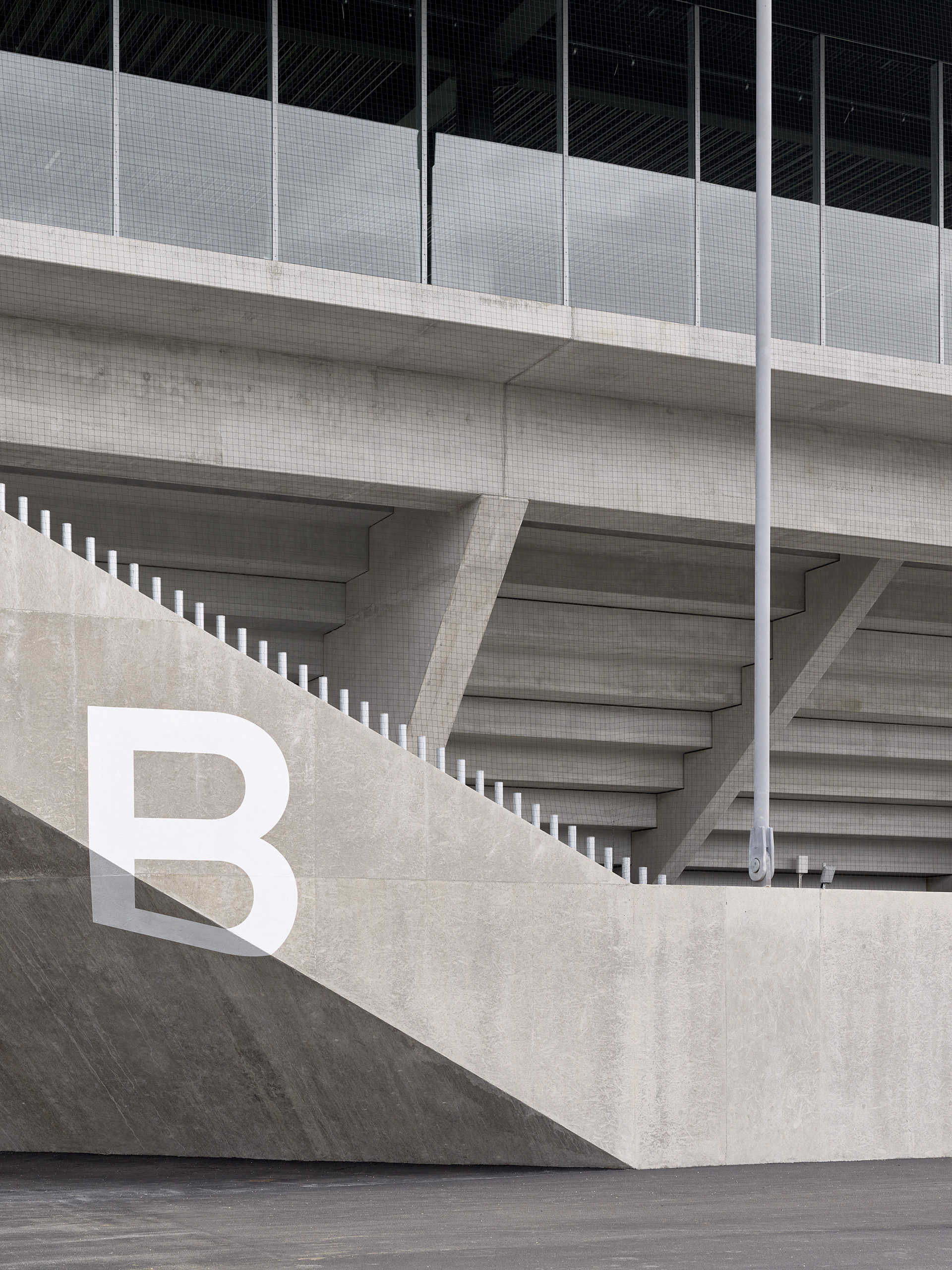 Stade de la Tuilière, Lausanne